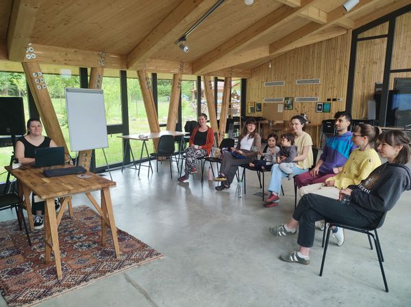 Egy teljes hétvégés workshopot szervezhettünk a hypha_etc táborhelyén